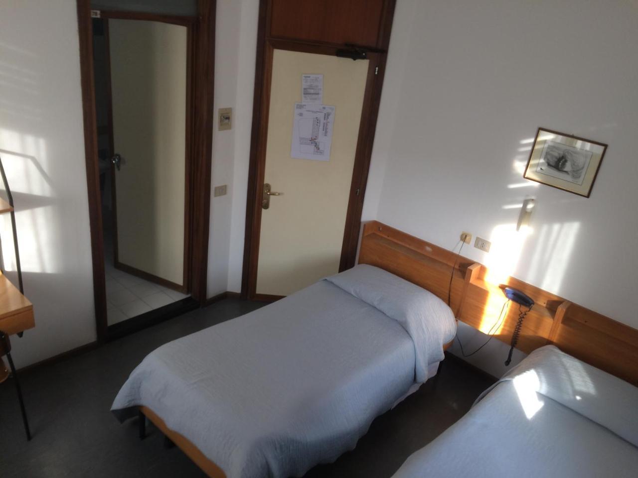 Casa per ferie Al Centro Hotel Belluno Exterior foto